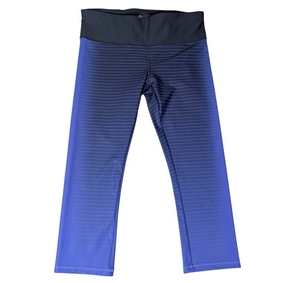 GapFit Pants - GapFit gFast Blue Ombre Striped Cropped Leggings Womens Performance Yoga Pants